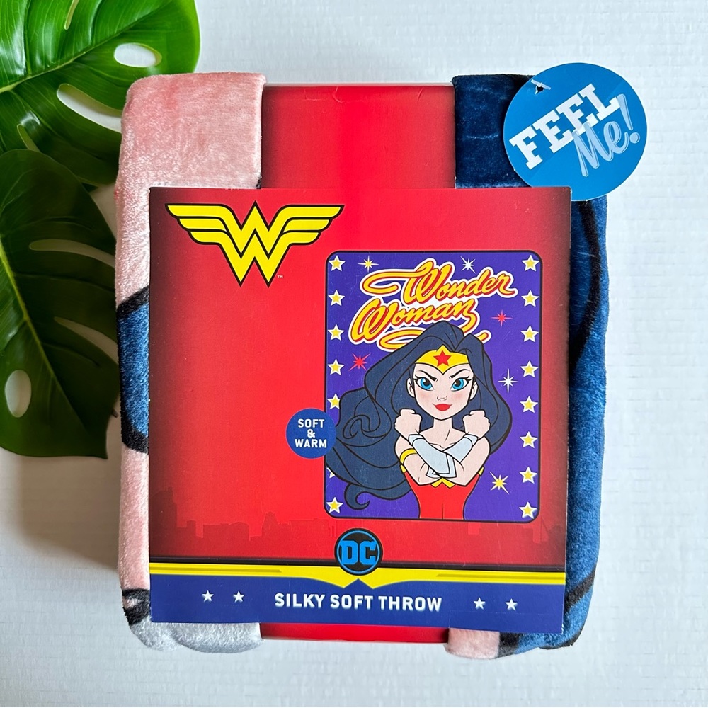 Wonder Woman Silky Soft Throw Design 2 NEW